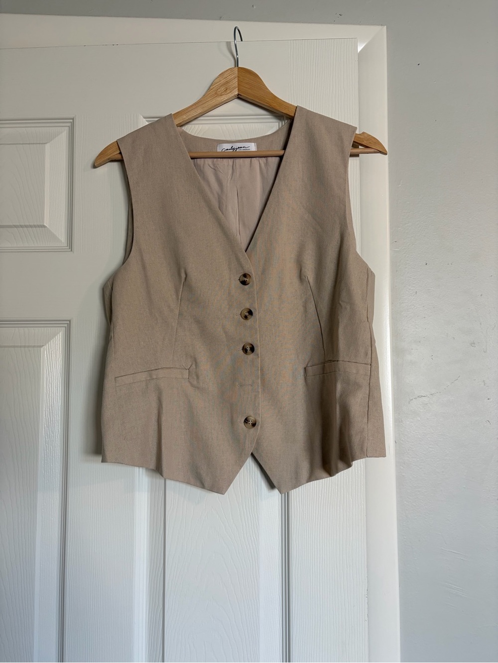 Carly Jean Los Angeles Neutral Beige V-Neck Vest- NWOT